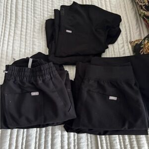 Lot of Figs Black Scrubs